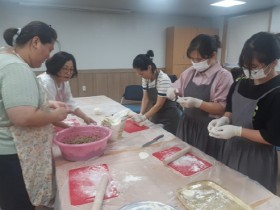 함평군가족센터 락락가족봉사단 ‘조손ㆍ다자녀가정과 함께하는 재능 기부 만두 나눔 실천’