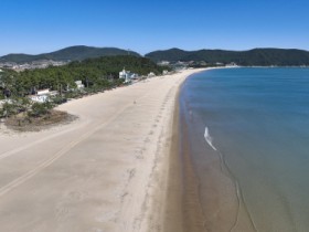 청정 해변 ‘신지 명사십리 해수욕장’ 7월 8일 개장