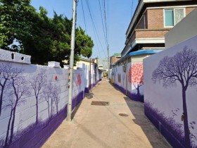 순천시 향동, 노후 골목길 ‘보랏빛 골목갤러리’로 새단장