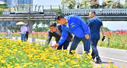 김한종 장성군수 “황룡강 길동무 꽃길축제, 안전하고 편안하게”