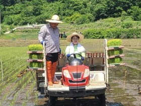 권향엽 당선인,  곡성 석곡농협 주최 모내기 행사 참석…  “백세미 풍년 기원”