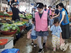 ‘할머니 따라, 손주 손잡고’ 나주전통시장 나들이 눈길