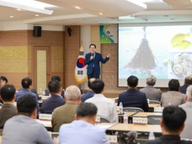 신우철 완도군수, “미래 해양산업 선도해 지역 발전 꾀할 것”